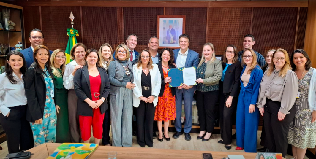 ministro-da-educacao-homologa-novas-diretrizes-curriculares-nacionais-da-graduacao-em-nutricao